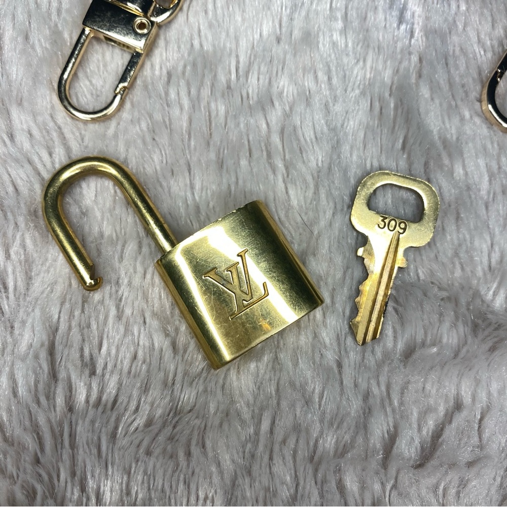 LV Lock and Key #306